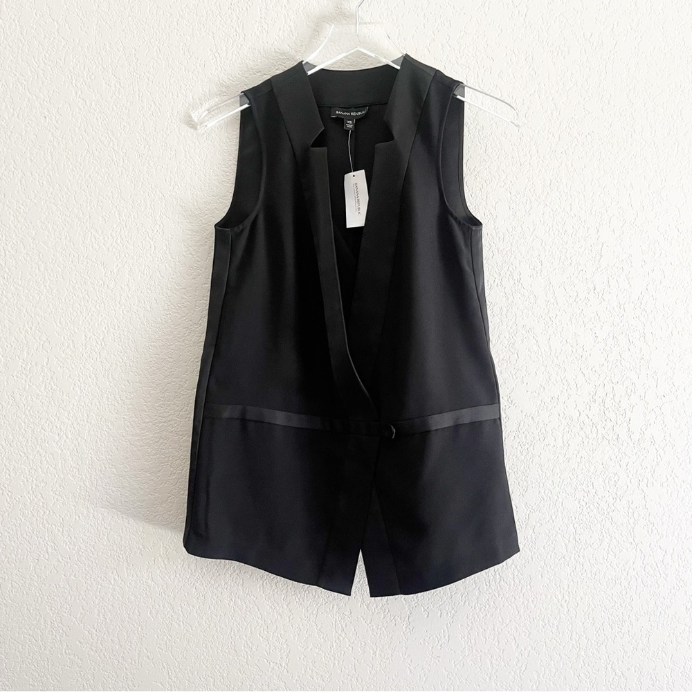 BANANA REPUBLIC Sleveleless Tuxedo Style Vest Top NWT